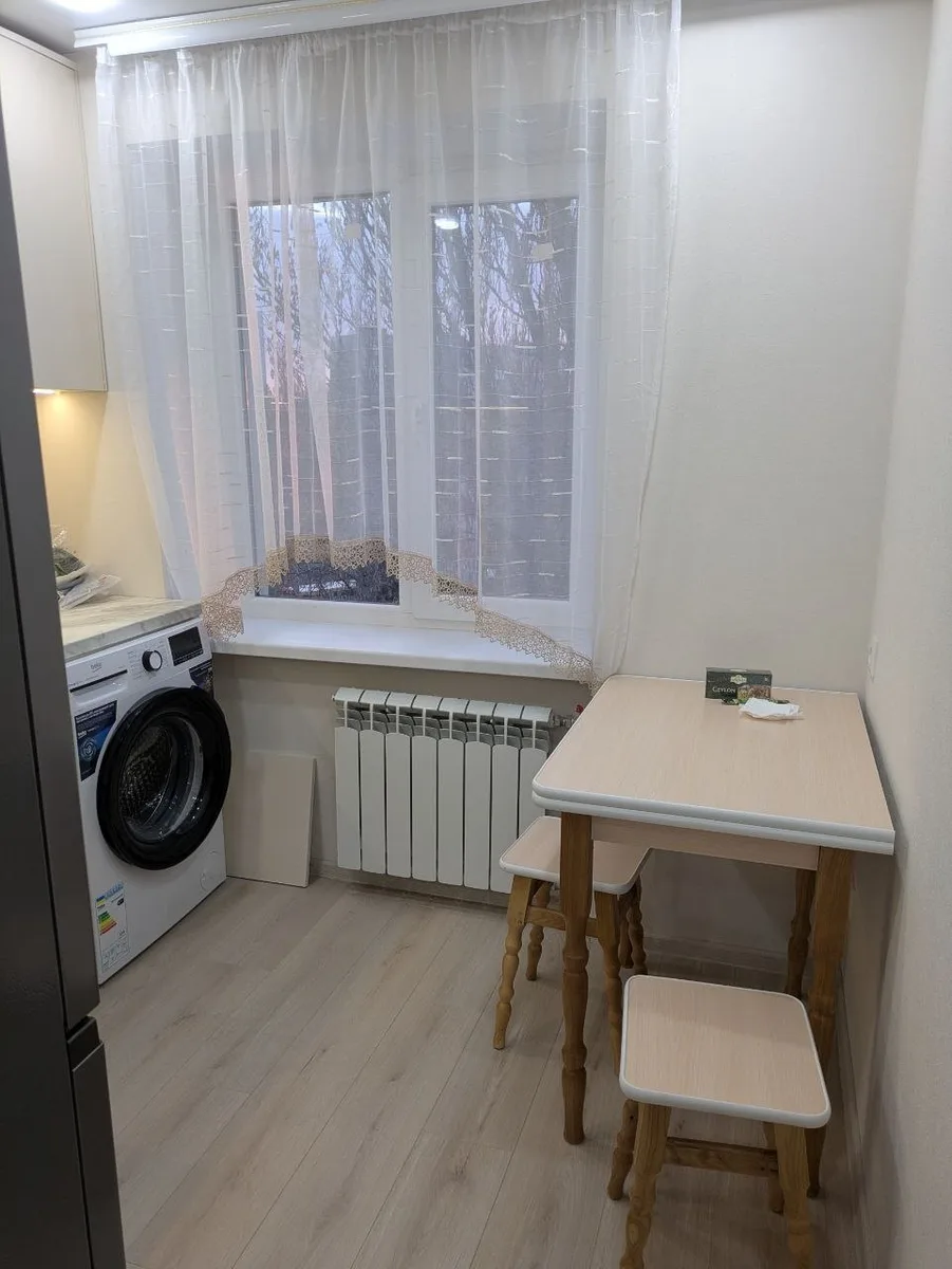 1-кімнатна квартира  після ремонту район Дом меблів - фото 9 з 11